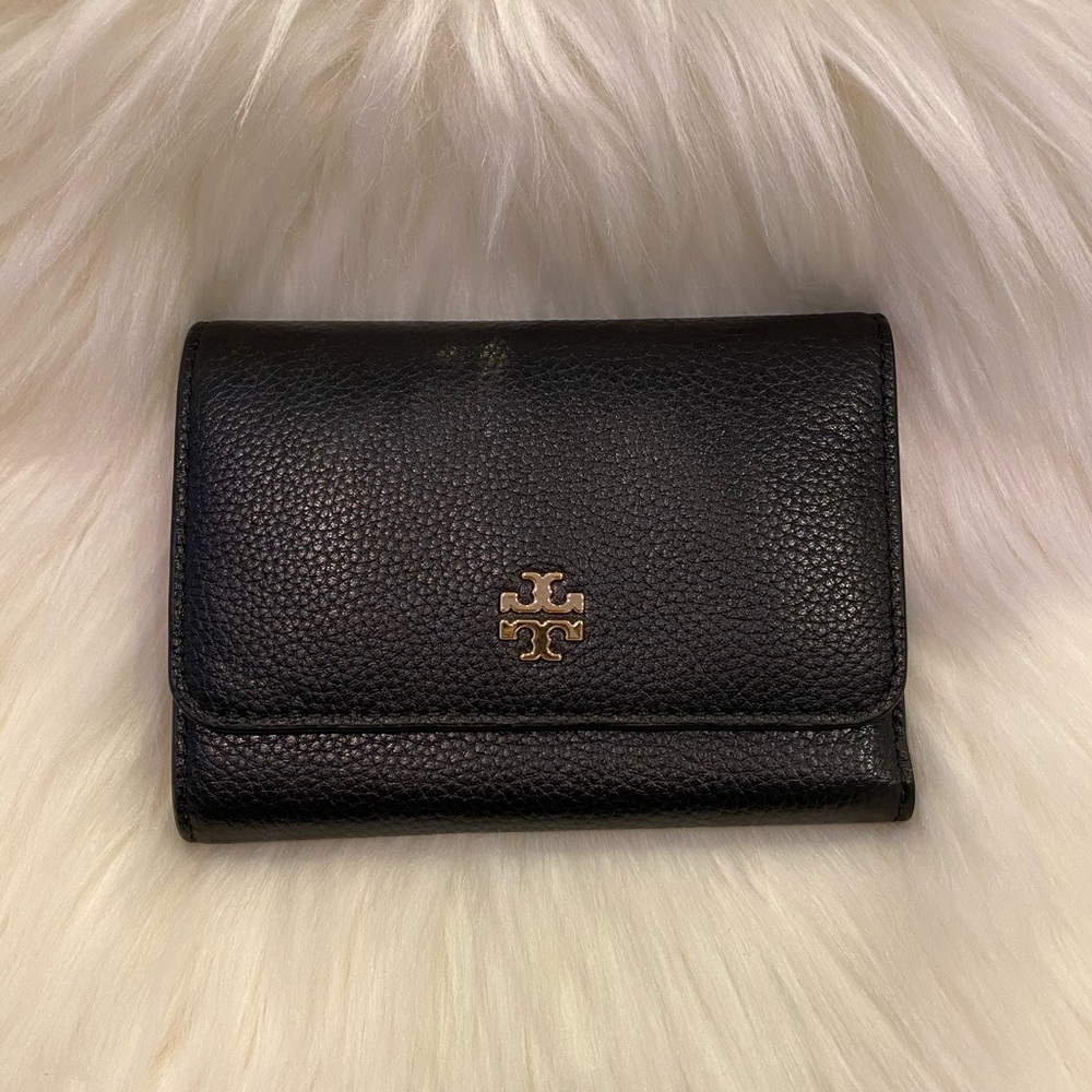 Tory Burch Carter Medium Flap Wallet